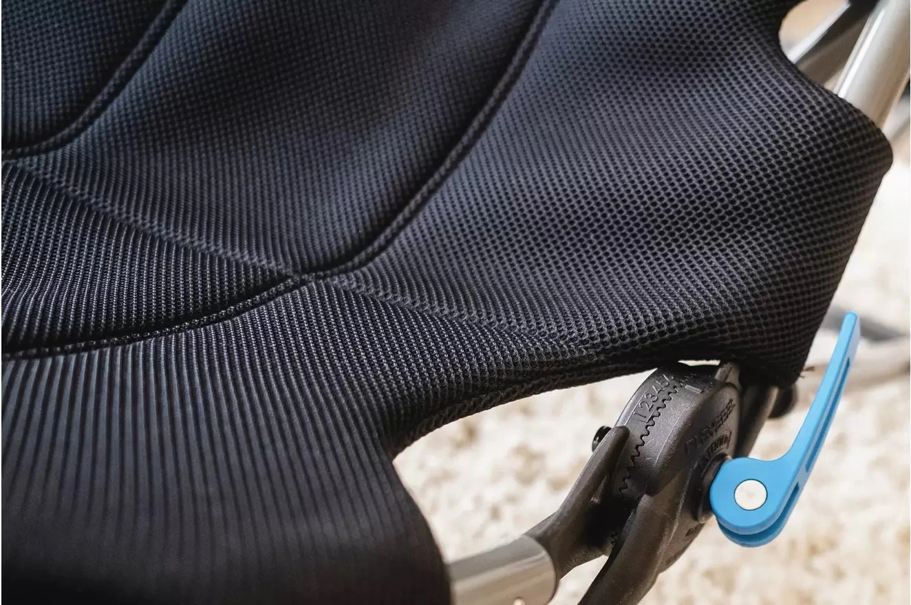 Karrige/kokpit simulimi garash Playseat Challenge X Logitech G Edition, e palosshme, e zezë