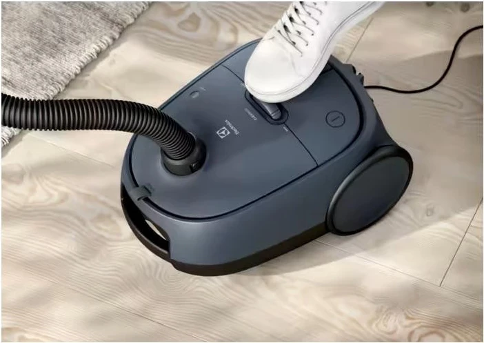 Fshesë Elektrike Electrolux EB61C4DB, ngjyrë blu marine