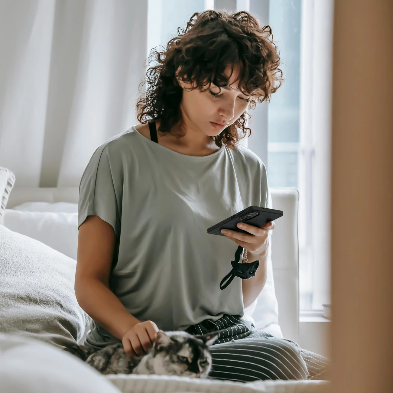 Mbështjellës Spigen Liquid Air për Samsung Galaxy S25 Edge, i zi