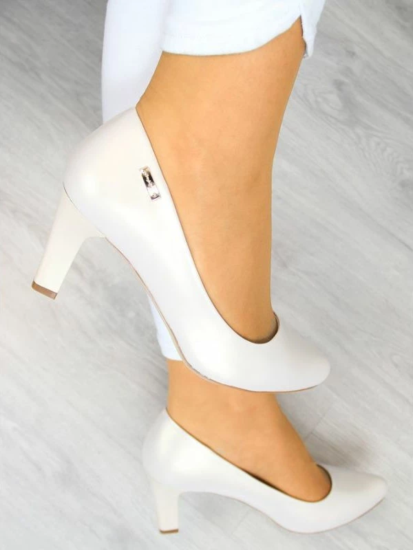 Këpucë me taka Sergio Leone femra, bezhë