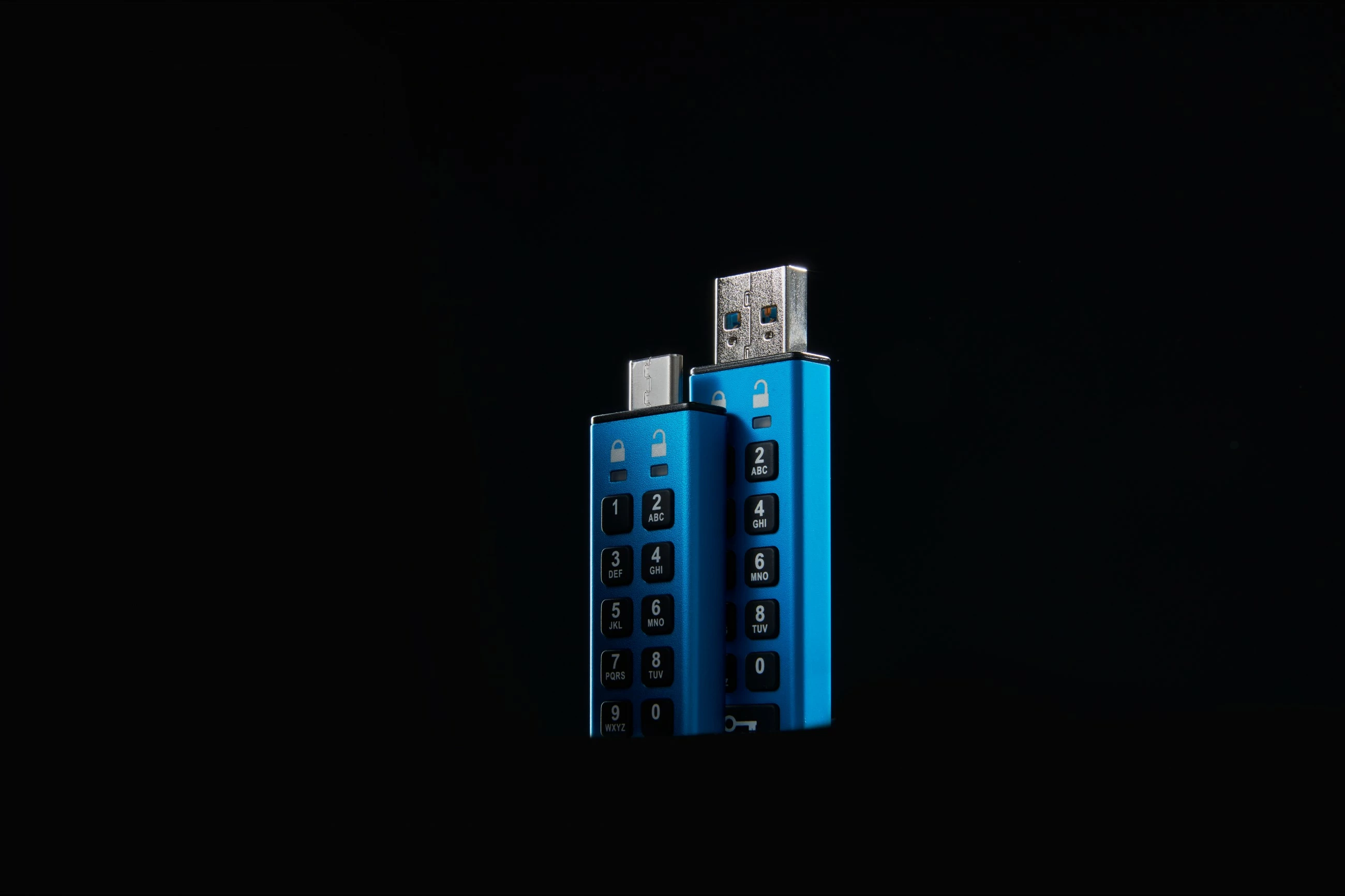 USB stick Kingston IronKey Keypad 200C 128GB, USB-C, kaltër
