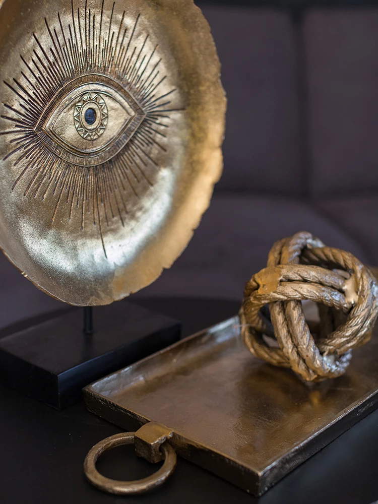 Dekor sy totem, polirezine, ngjyrë ari e zezë, 32x10x41 cm