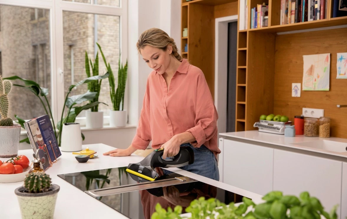 Pastrues dritaresh Karcher WV5 Plus N Black Edition, 1.633-467.0, i zi, me pajisje shtesë