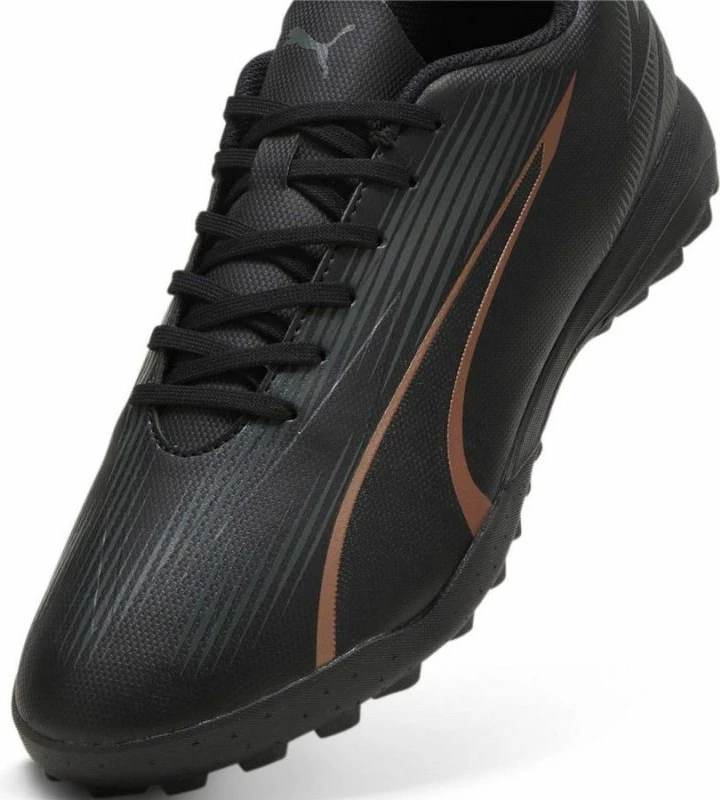 Atlete futbolli për meshkuj Puma Ultra Play TT, të zeza [Madhësia: 42]
