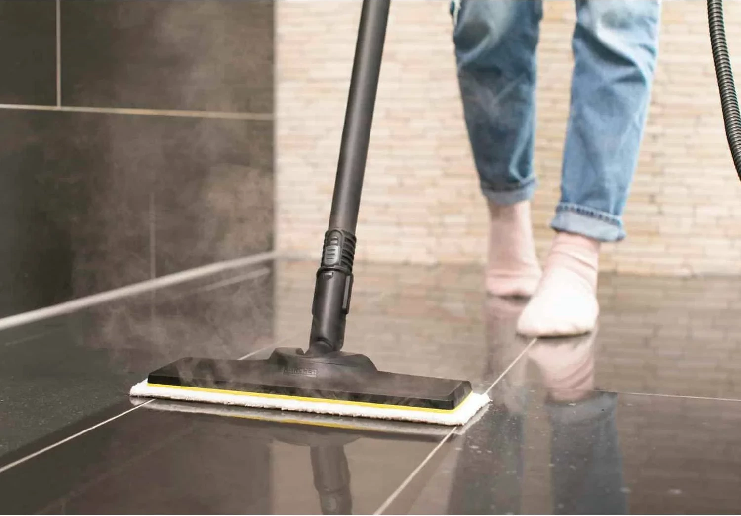 Pastrues me avull Karcher SC 4 EasyFix 2000W, 3.5 bar, kazan 0.5 L, tank 0.8 L set me aksesorë (1.512-630.0)