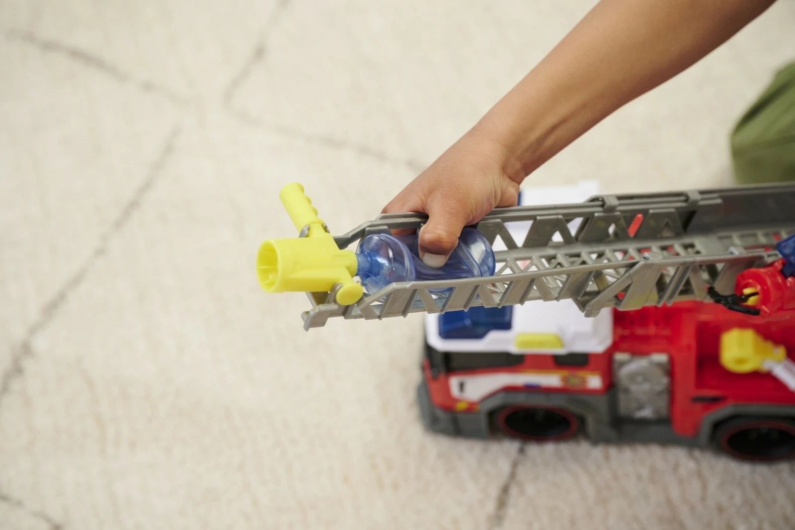 Kamion zjarri lodër Dickie 37.5 cm, plastikë, me drita dhe zë, i kuq