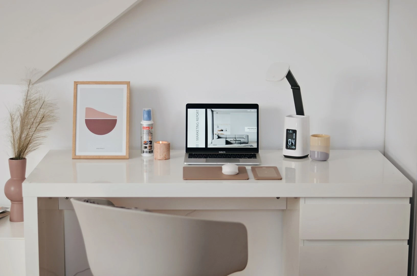 Llambë tavoline me ekran Activejet Aje-Technic LED, e bardhë