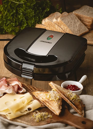 Aparat sandviçi/grilli/wafflesh 3‑në‑1, Mesko, MS 3045, 750–1000W, pllaka të këmbyeshme, zezë‑argjend