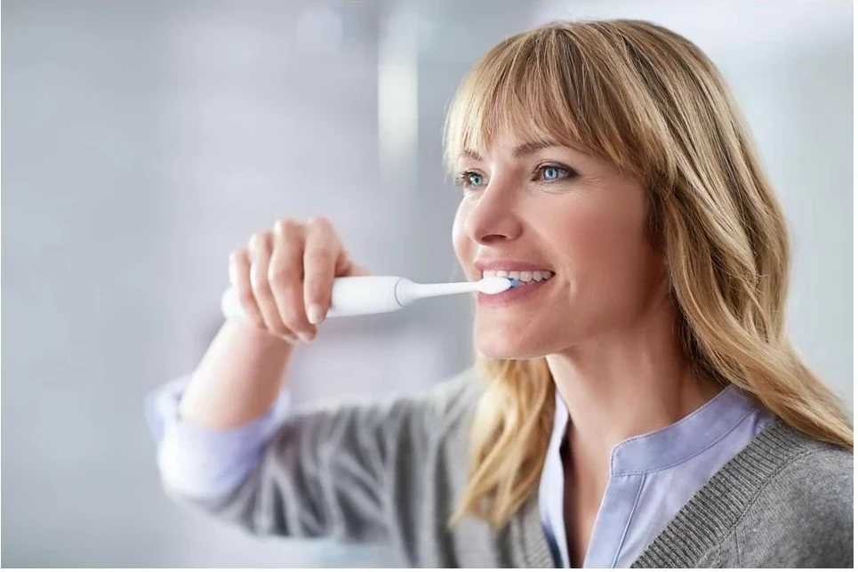 Furçë dhëmbësh sonike Philips Sonicare ProtectiveClean 6100 HX6877/34, e bardhë