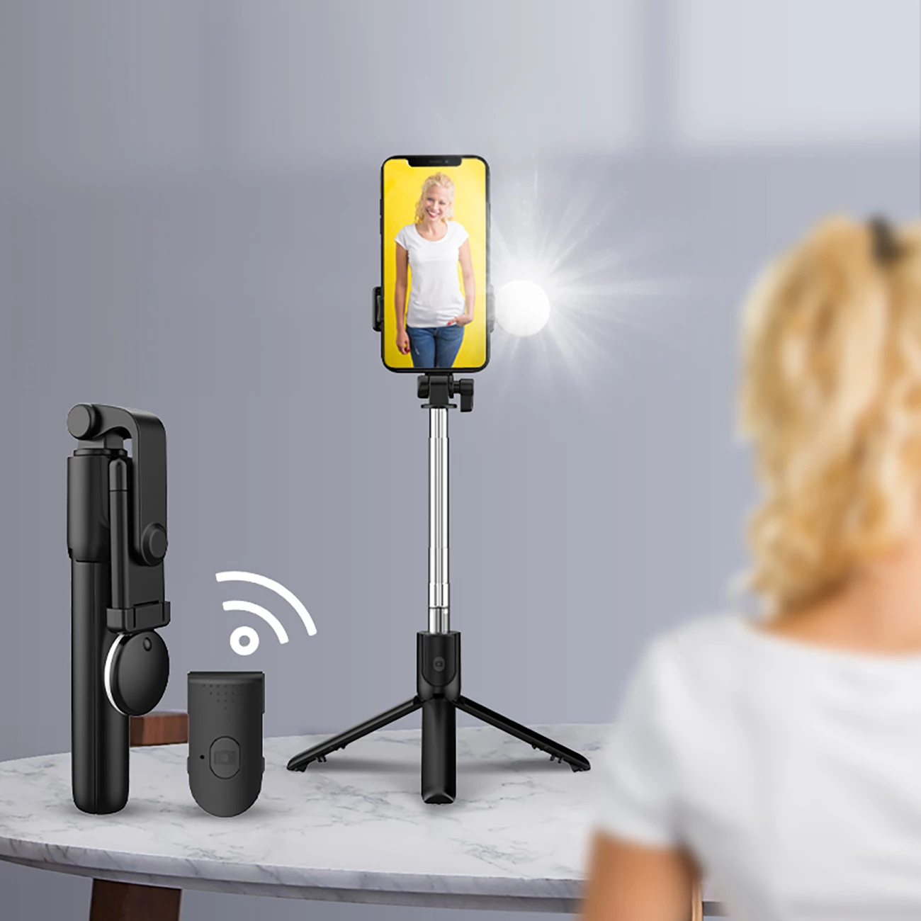 Selfie stick Hurtel WR1YXS me tripod teleskopik, llambë LED, Bluetooth, 71 cm, e zezë