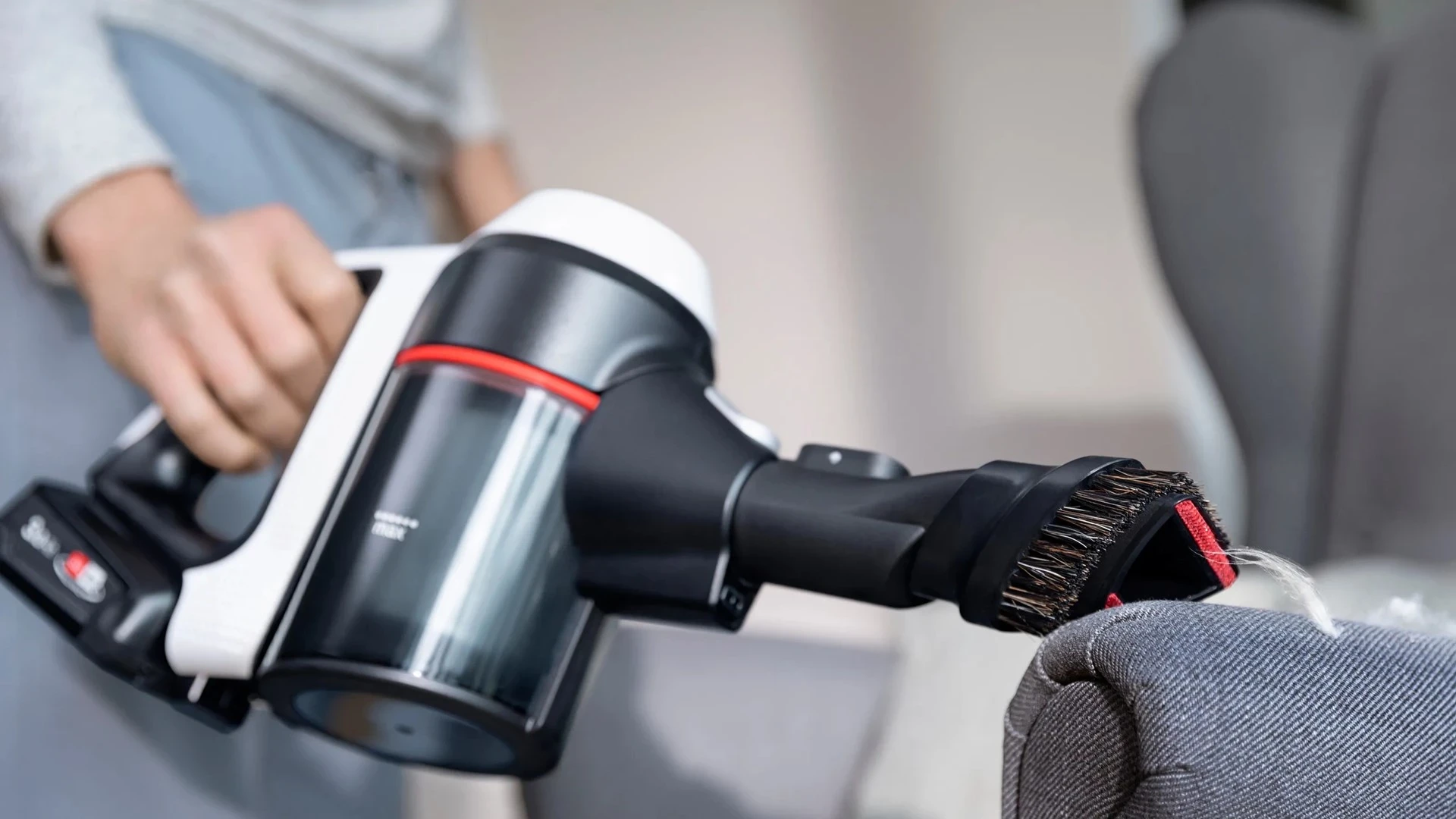 Fshesë me vakum BOSCH BCS 711XXL, e zezë