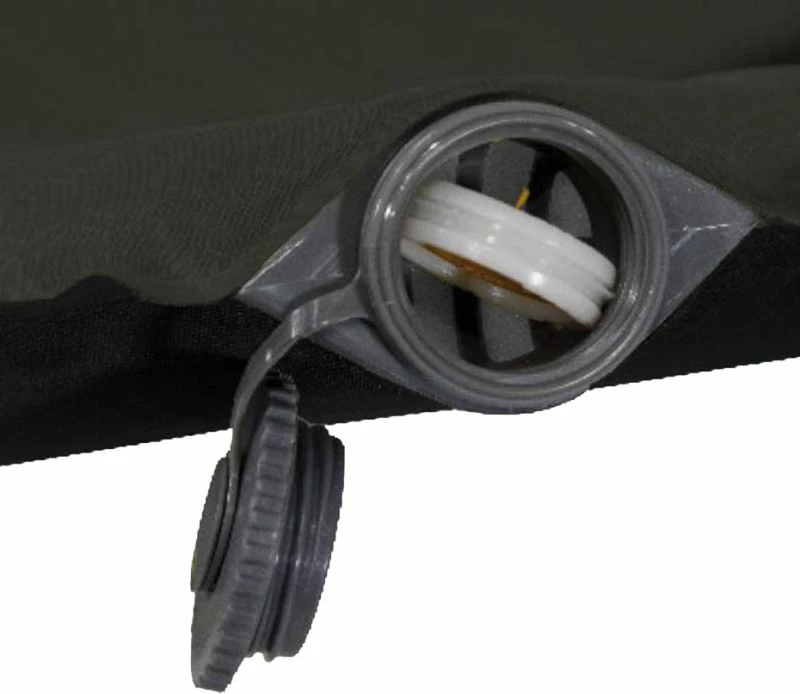 Tapet Auto-fryrës High Peak Kodiak L 195x60x8, i zi