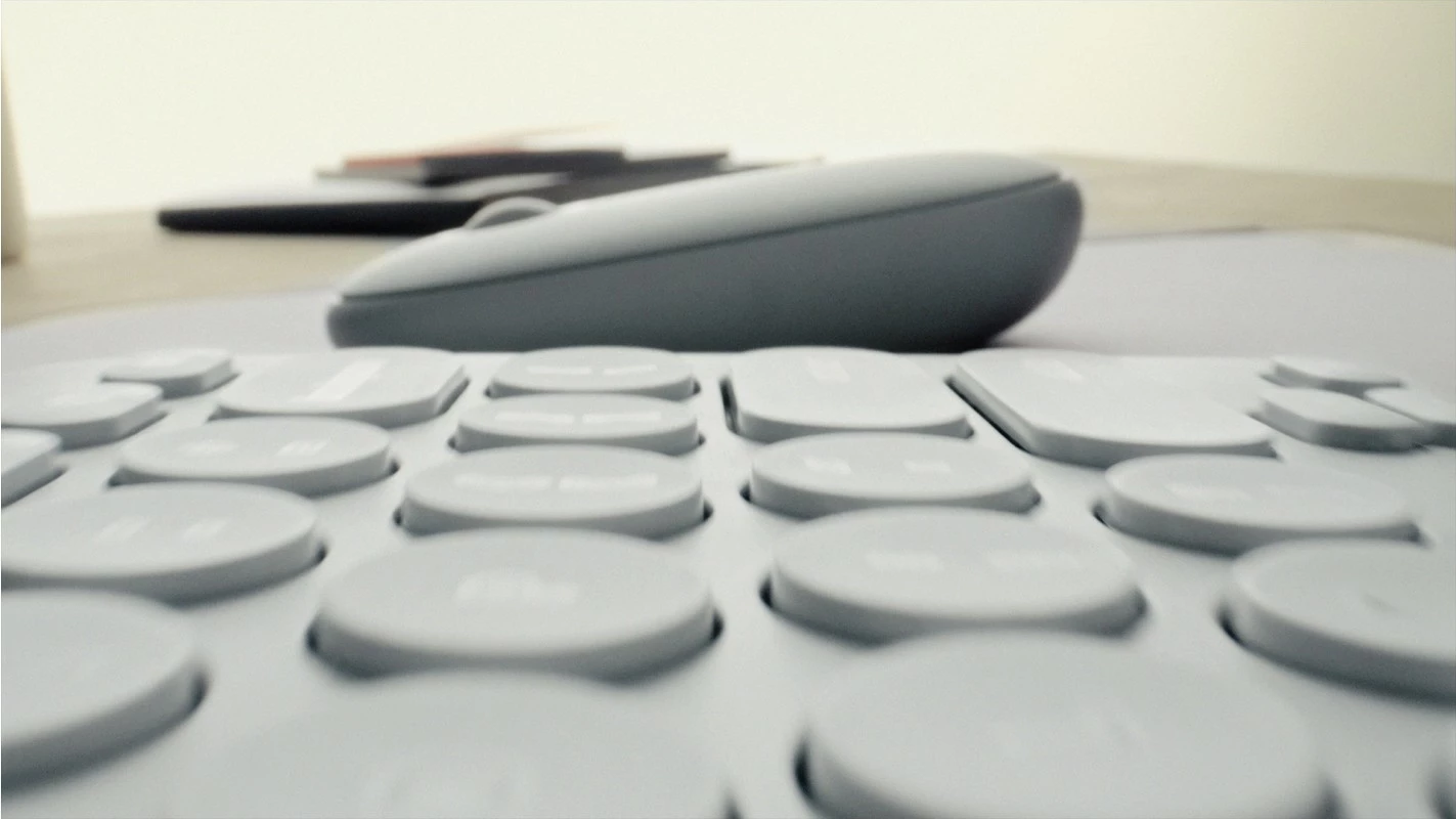 Set tastierë dhe maus Logitech Pebble 2 Combo US rozë