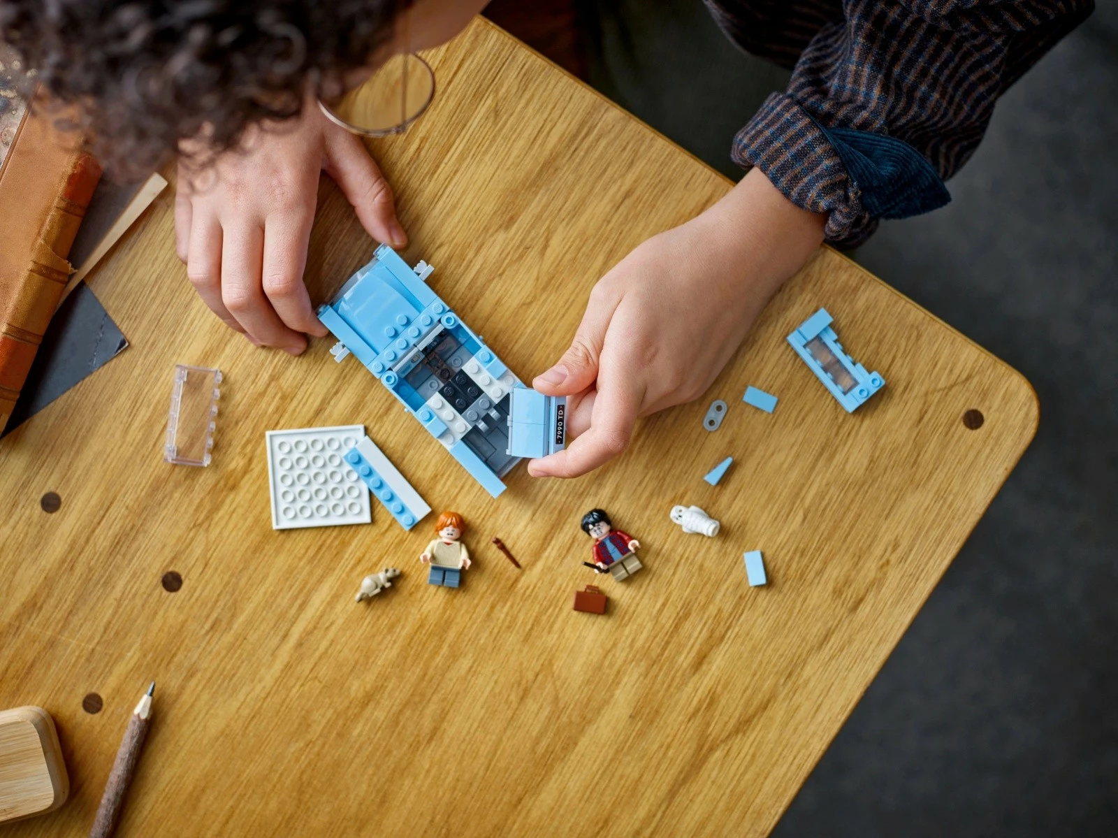 Set LEGO Harry Potter Flying Ford Anglia 76424, 165 pjesë, plastikë