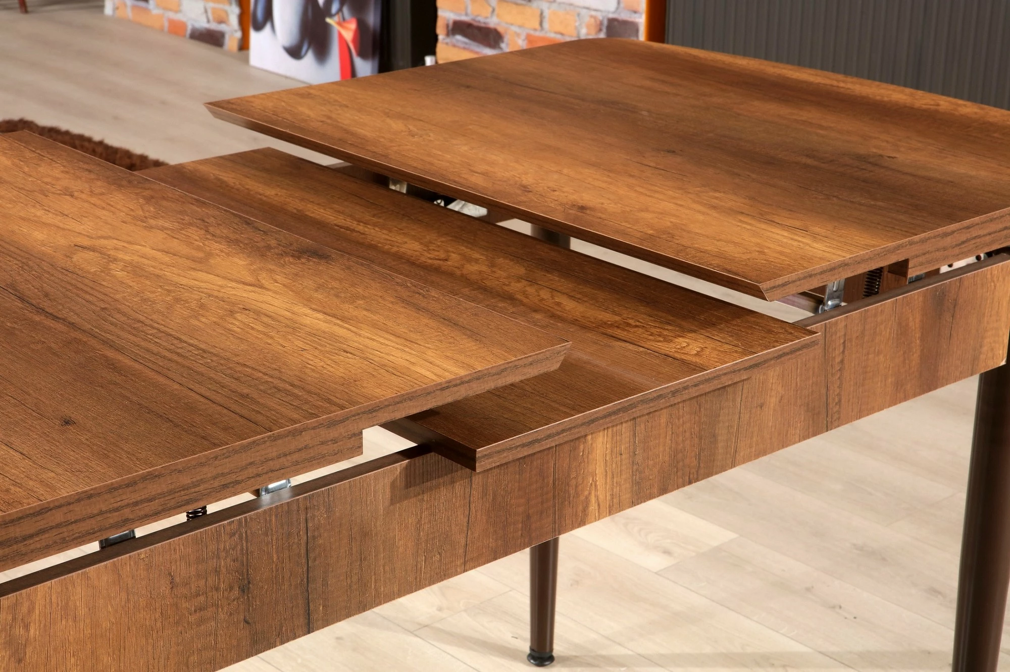 Tavolinë ngrënie me zgjatje Hanah Home, Trend Barok, ngjyrë arre, kafe