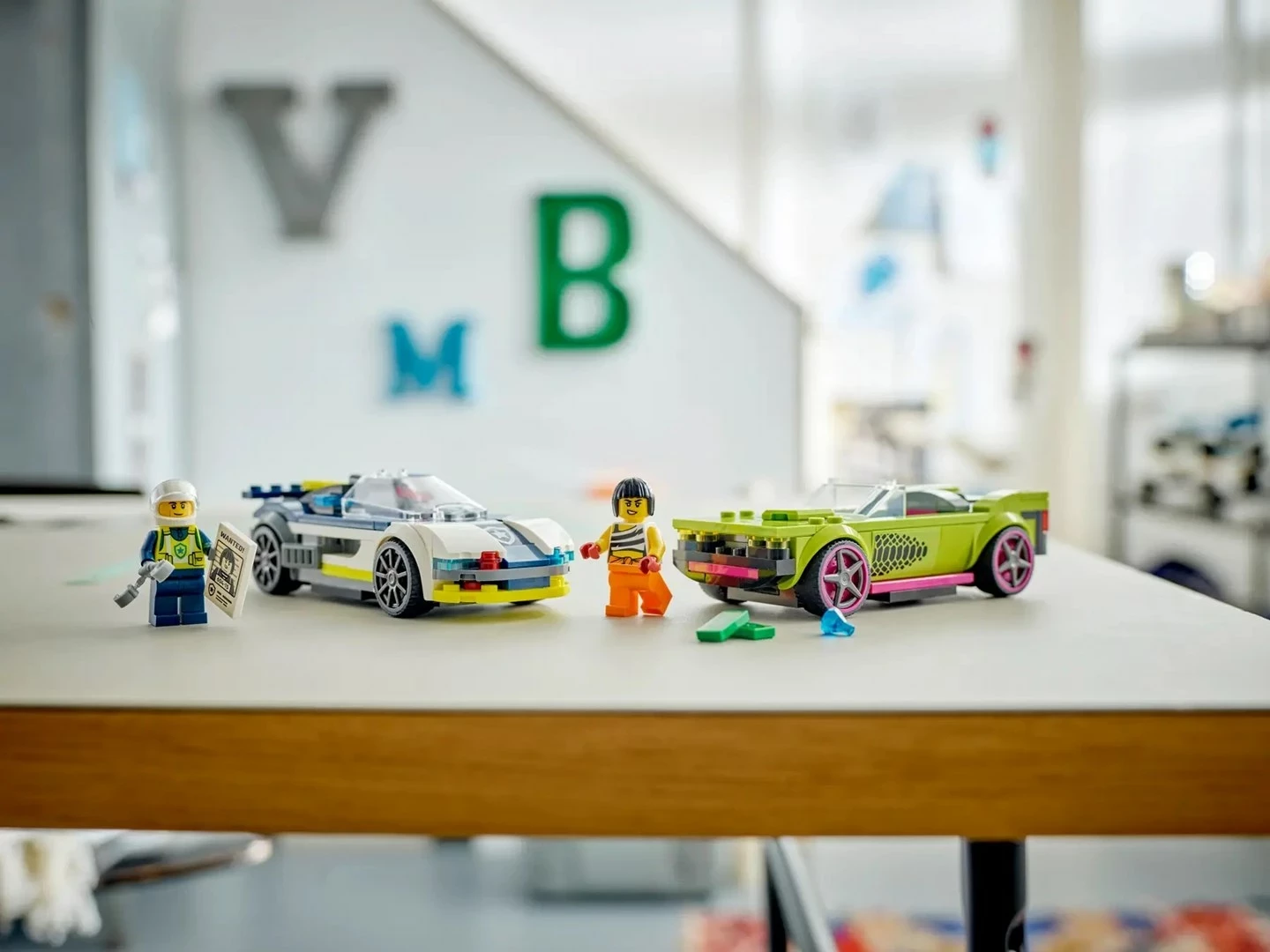 Set LEGO City 60415 Police Car and Muscle Car Chase