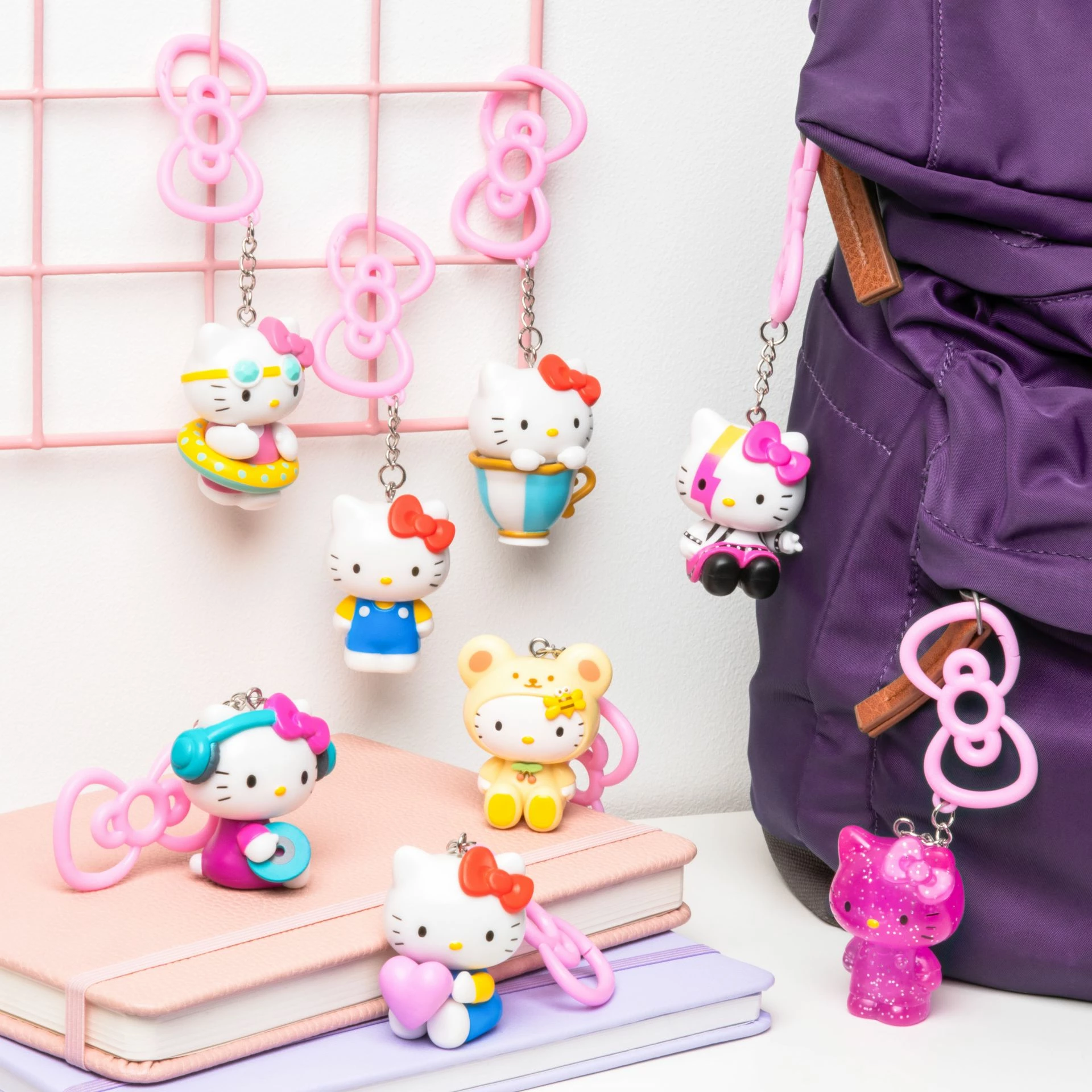 Varëse çelësash Paladone Hello Kitty Backpack Buddies, mini figurë koleksionuese, paketë surprizë 1 copë (1 nga 8)