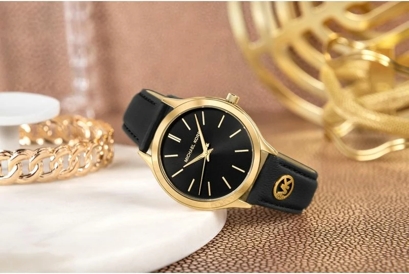 Orë dore femrash Michael Kors Slim Runway MK7553, e zezë, me kuti