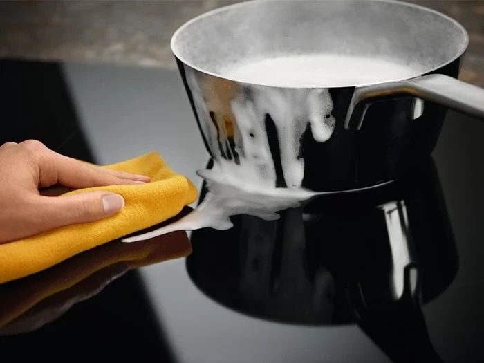 Pllakë induksioni Electrolux LIL61434C, 59 cm, 4 zona, e zezë, për ndërtim të brendshëm