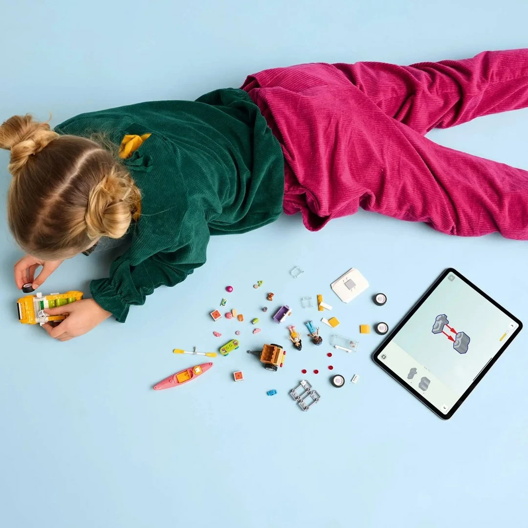 Set LEGO Friends Friendship Road-Trip Travel Car 42659, 220 pjesë, me 2 minifigura, për fëmijë 6+