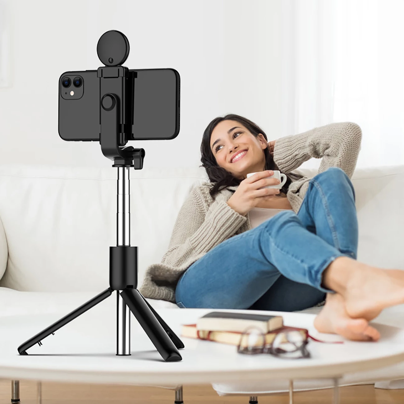 Selfie stick Hurtel WR1YXS me tripod teleskopik, llambë LED, Bluetooth, 71 cm, e zezë