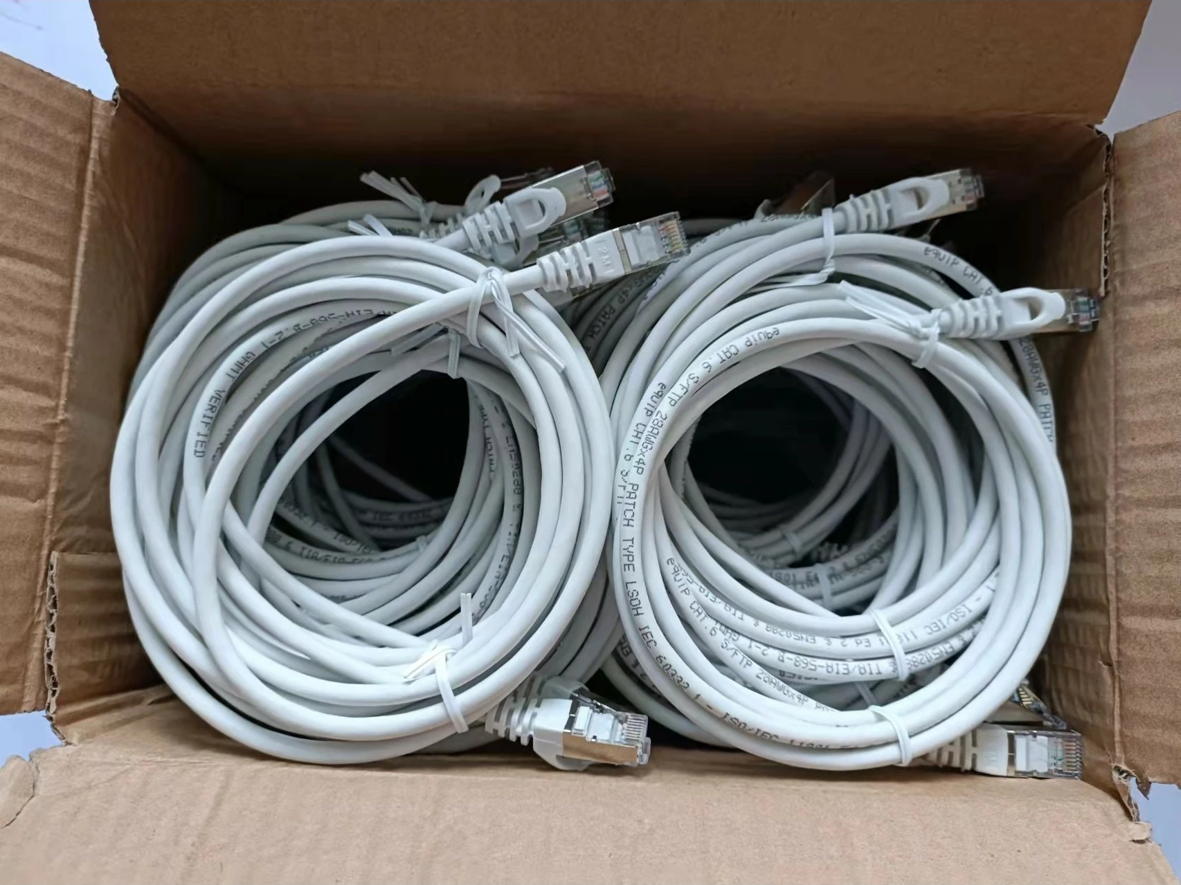 Kabllo rrjeti Cat6 Equip 2m S/FTP, RJ-45, e bardhë