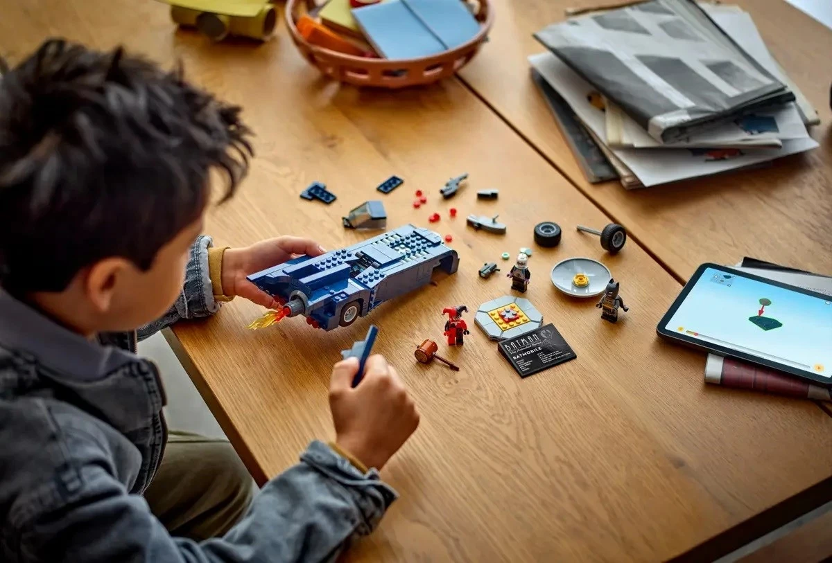 Set LEGO Batman 76274 Batman VS Harley Quinn dhe Mr. Freeze