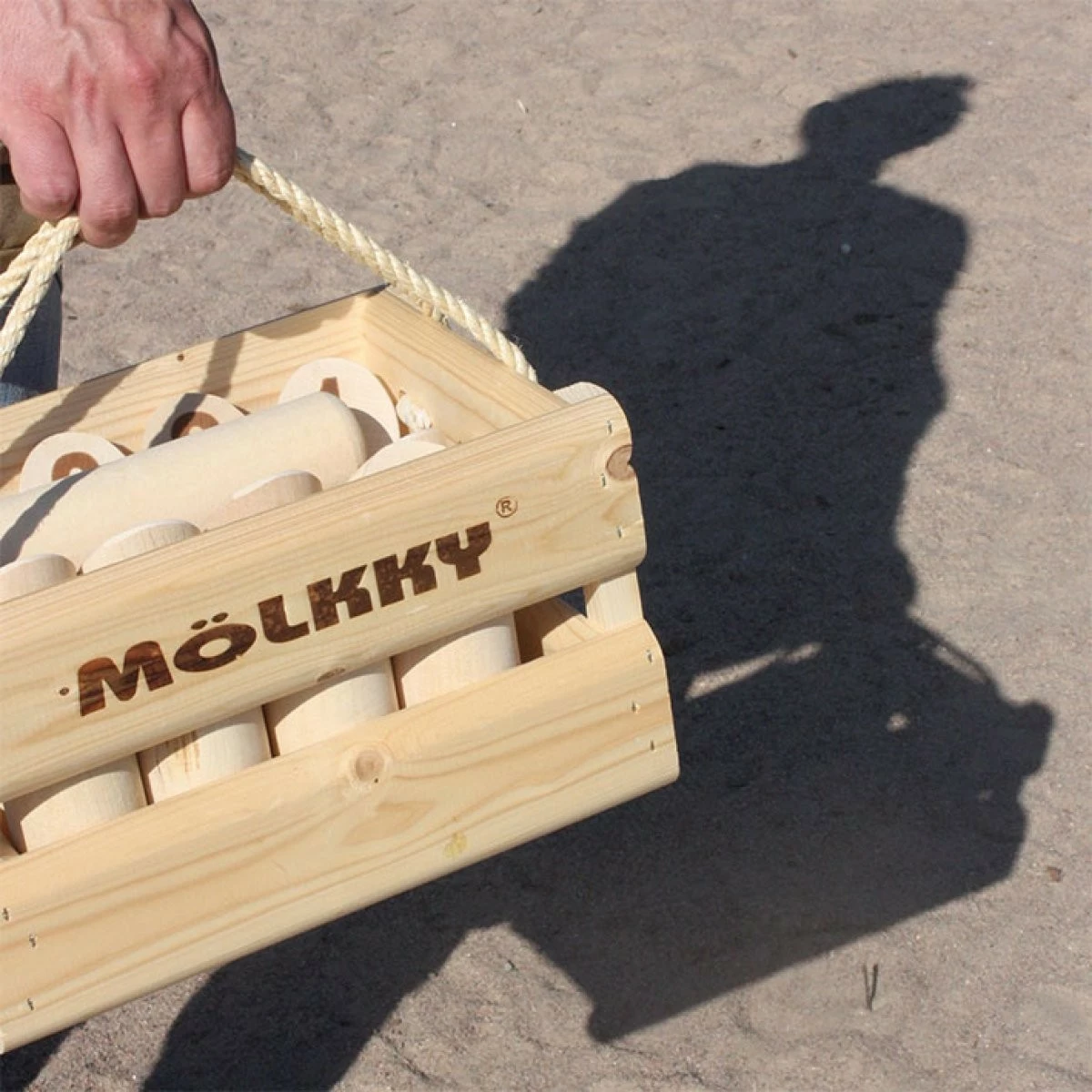 Set lojë Mölkky Tactic 40268, 12 kunja druri me zbijak, për jashtë