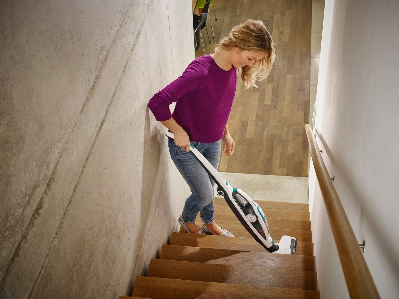 Fshesë elektrike pa kabllo Leifheit PowerVac 2in1, 20V, pa qese, bardhë/kaltër