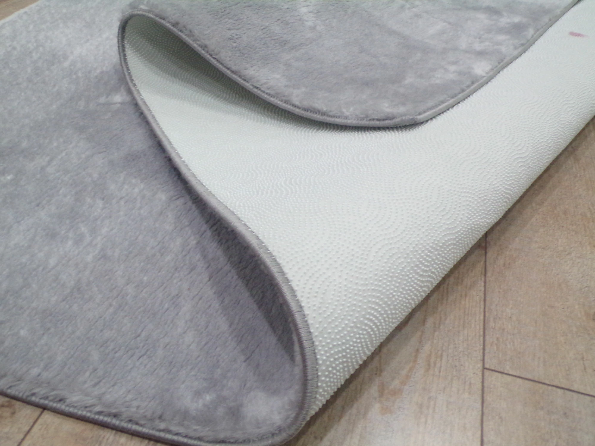 Qilim për korridor, ngjyrë gri e çelët, Conceptum Hypnose, 100x300cm, soft plush