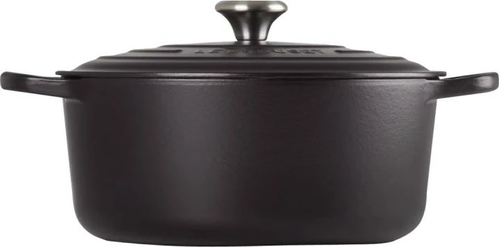 tenxhere gize rrethore me kapak, Le Creuset Signature 24 cm, e zezë