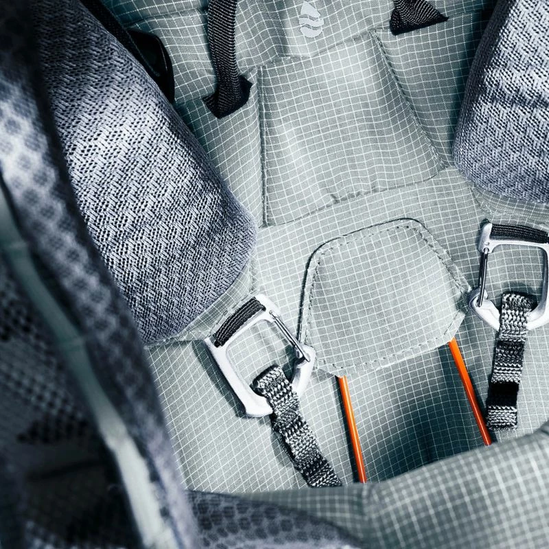 Çantë shpine Deuter, për meshkuj dhe femra