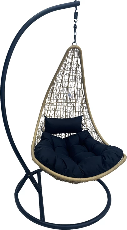 Karrige lëkundëse varëse Soleil, metal i zi, ratan natyral, jastëk i zi, 120x95x195cm