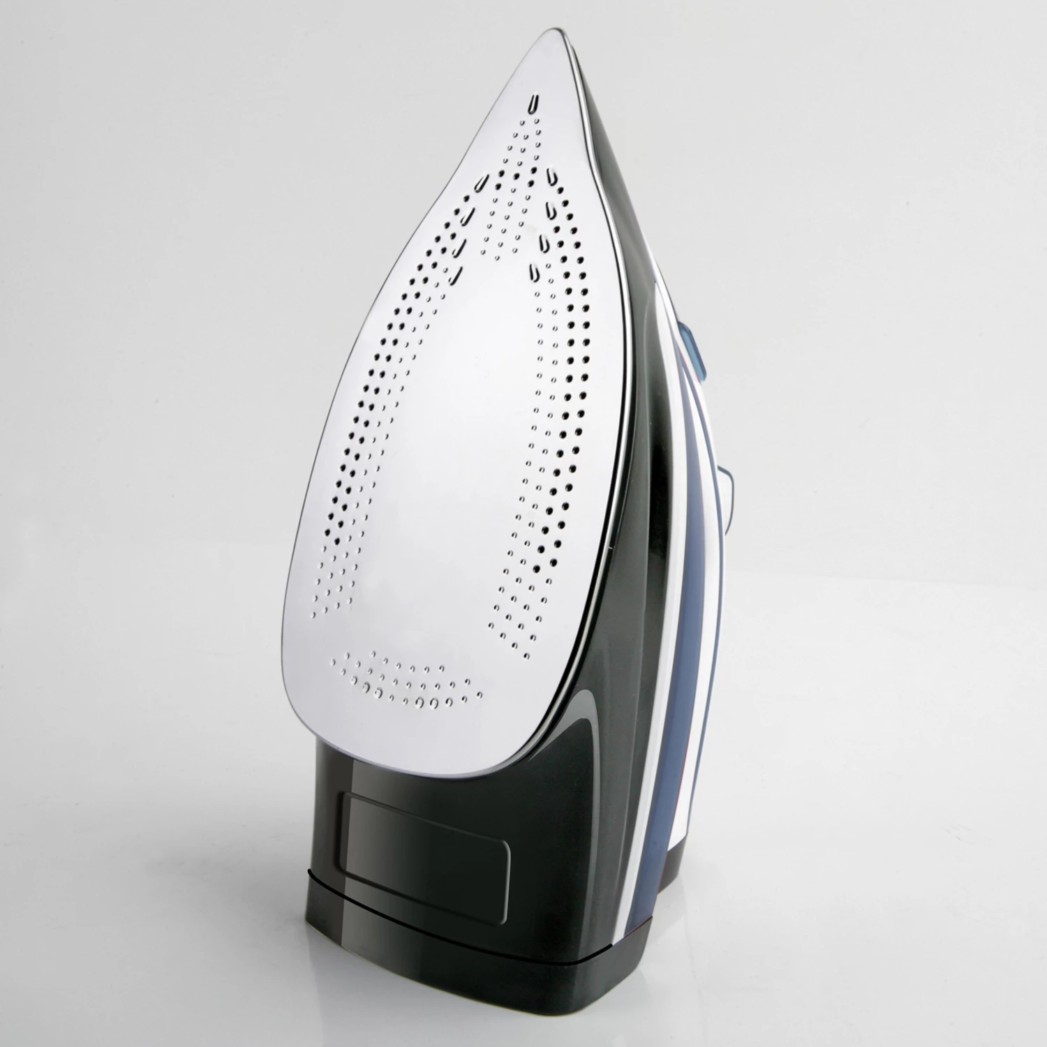 Hekur Black&Decker BXIR2402E 2400W me avull, pllakë çelik inox, anti-calc, anti-drip, Bardhë/Kaltër