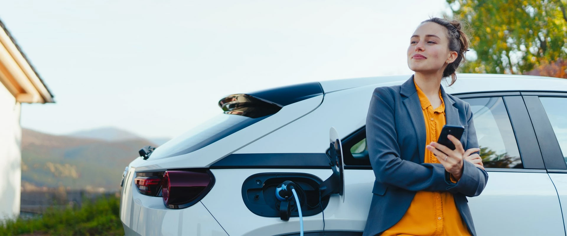 Karikues portativ për makina elektrike Qoltec 52466, Type 2, 7kW, CEE 32A/5 PIN, 230V, LCD, 5m, Jeshil