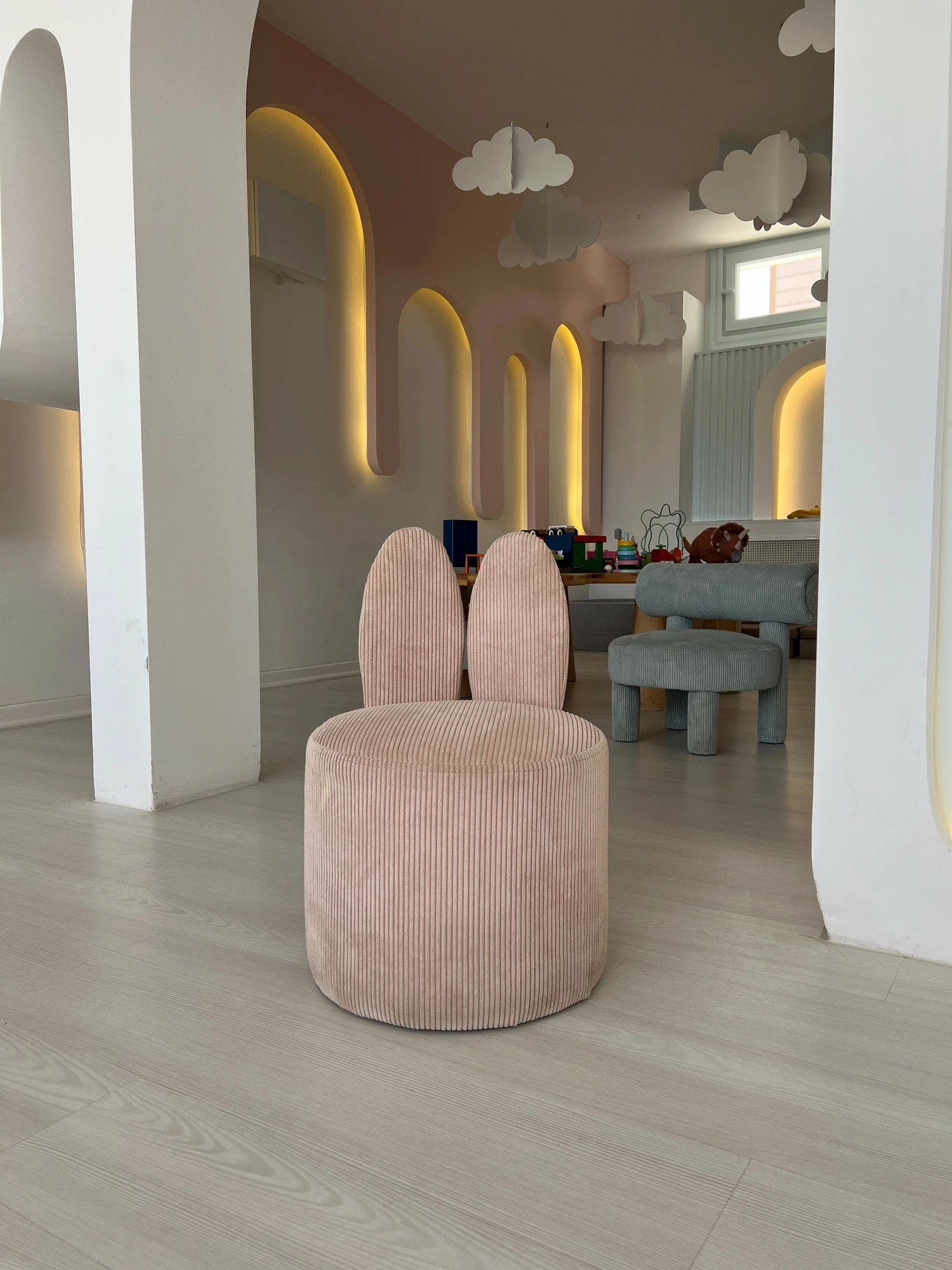 Karrige me krahë, model lepur, ngjyrë rozë, Atelier del Sofa, Bunny