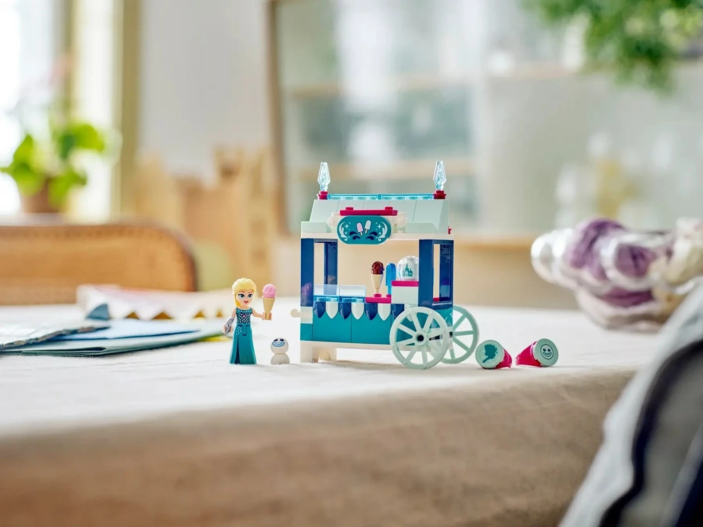 Set LEGO Disney 43234 Elsa's Frozen Treats, 82 pjesë