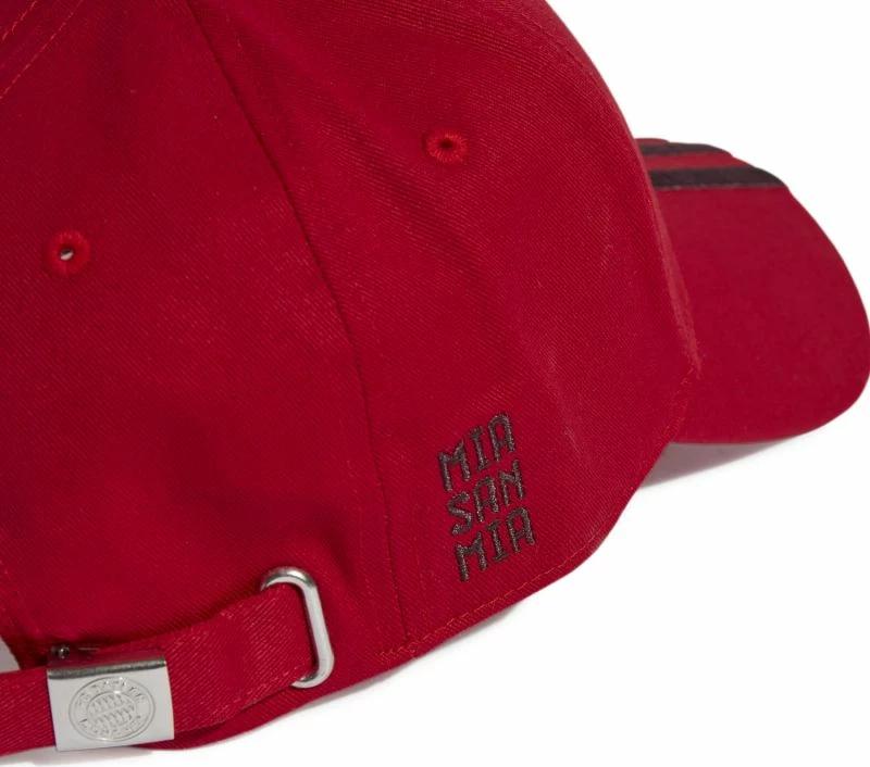 Kapelë adidas për meshkuj, e kuqe