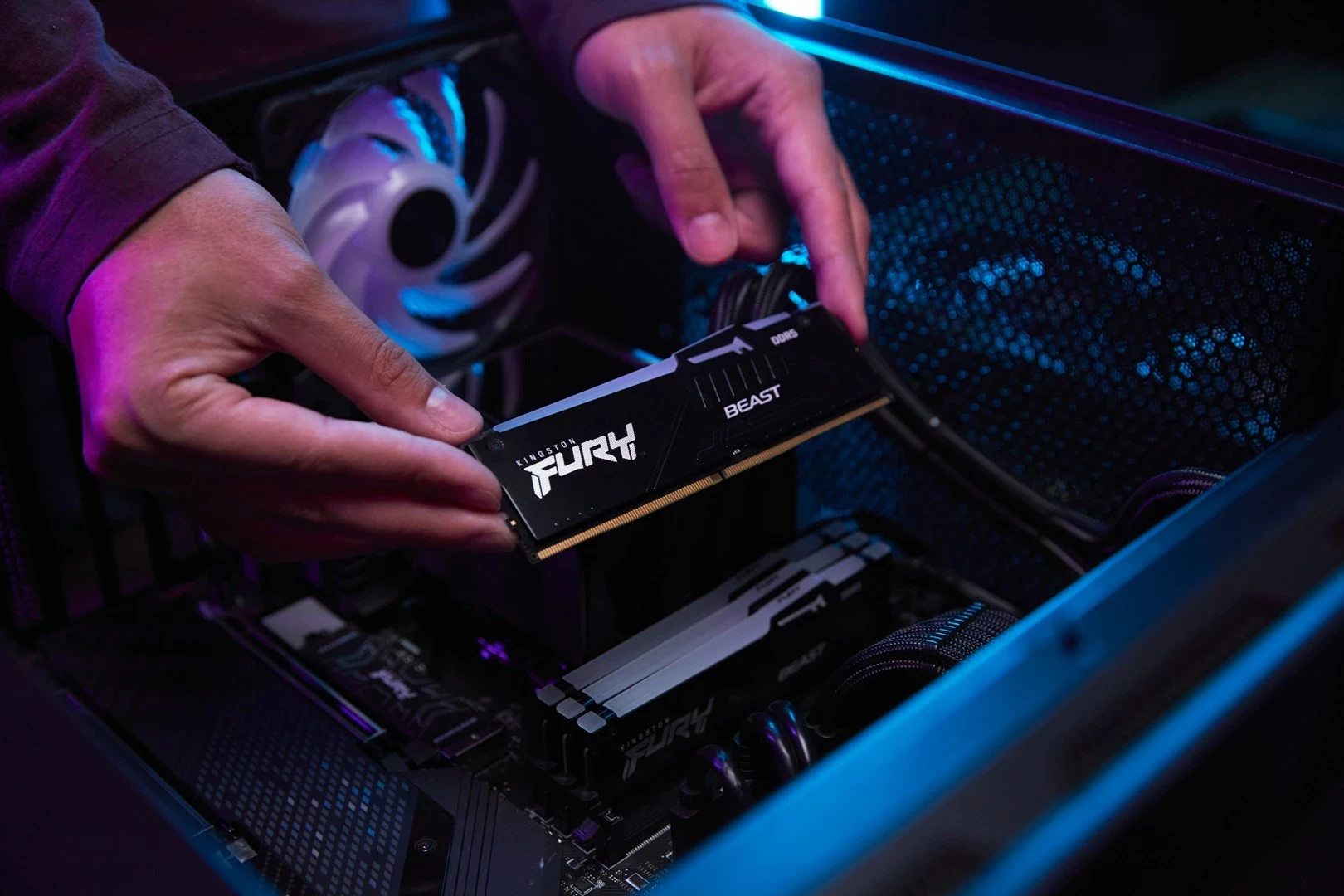 RAM Memorje Kingston FURY Beast 32GB DDR5 5200MT/s RGB
