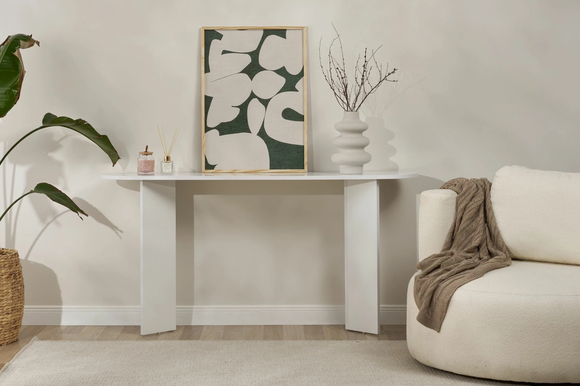 Komodë Nordure, Sira, e bardhë