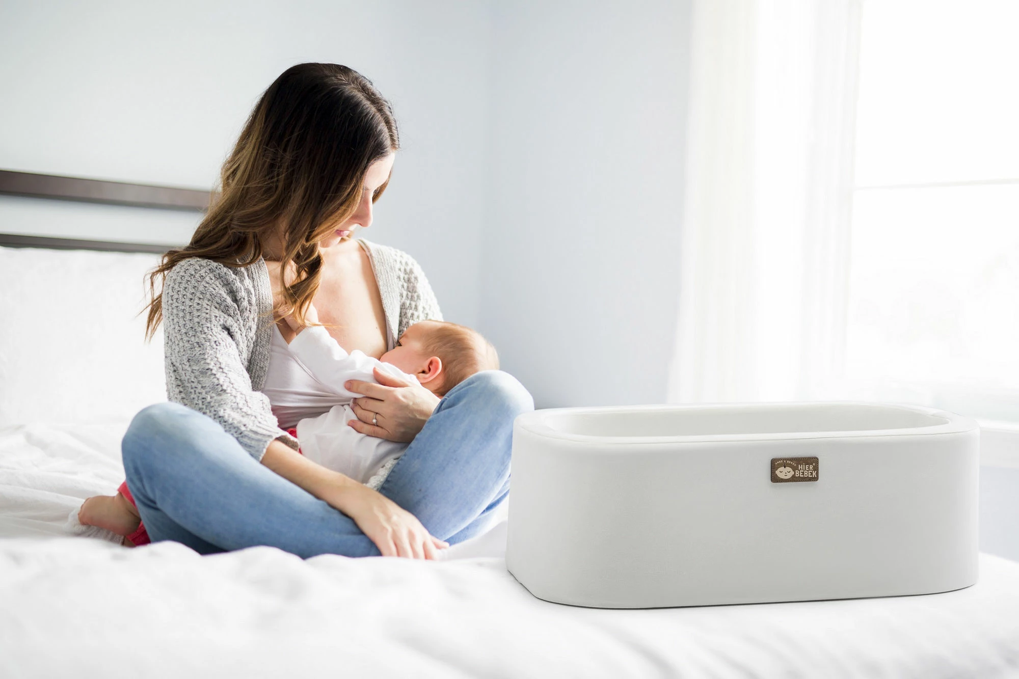 Djep Hanah Home, Hier - i bardhë