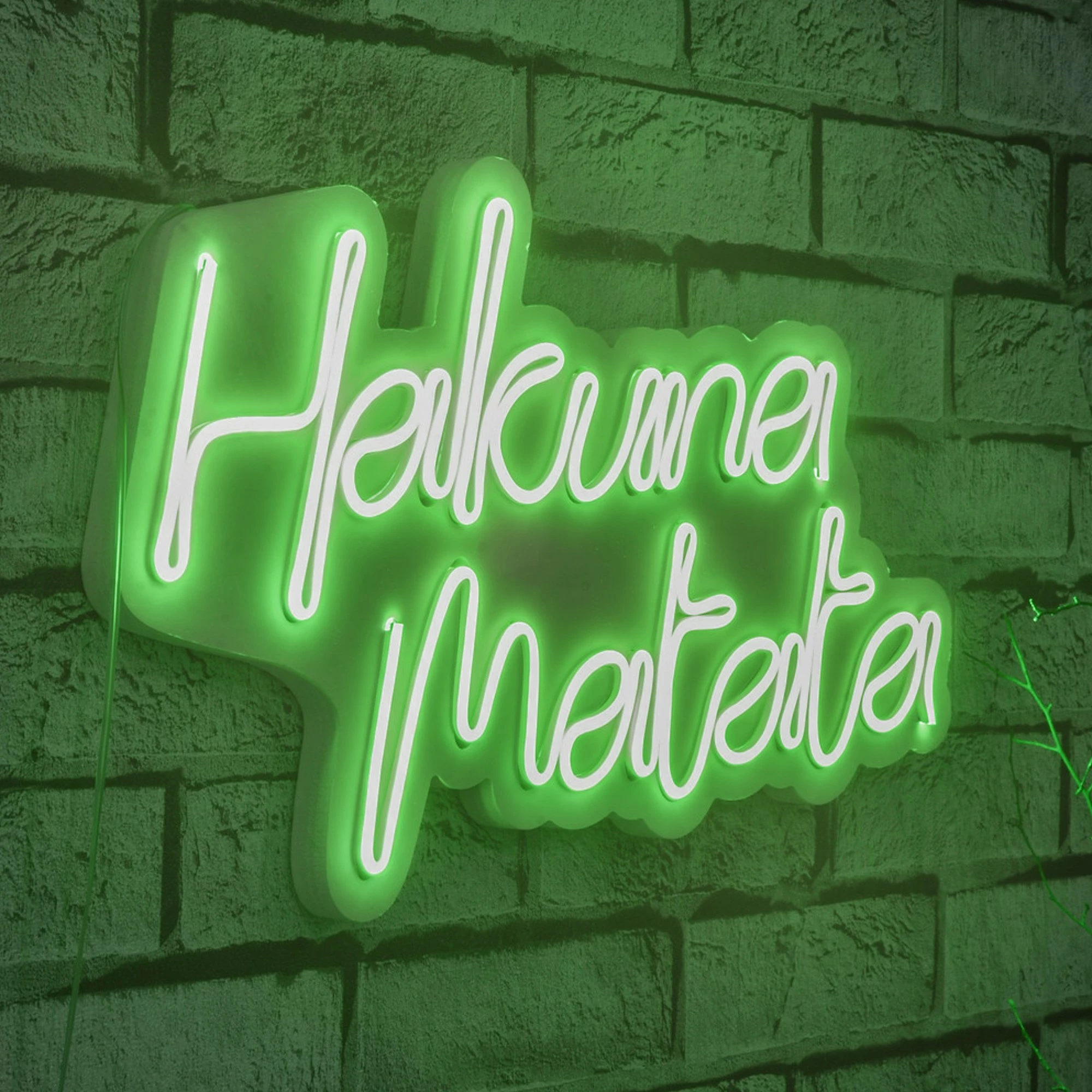 Dekor dritash LED plastike, Hakuna Matata, ngjyrë e gjelbër