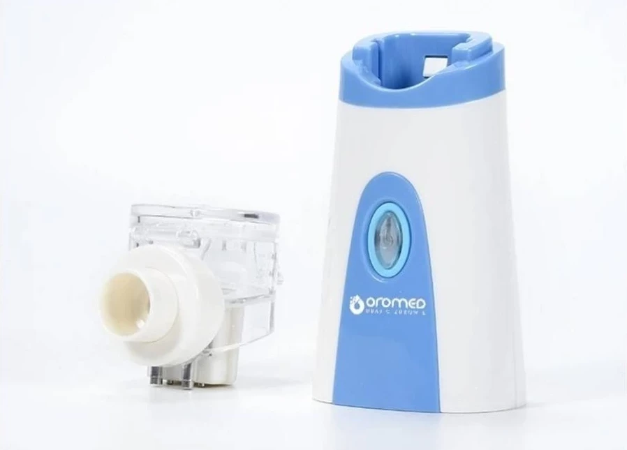 Inhalator ultrasonik Oromed Oro-Mesh Pro, i bardhë