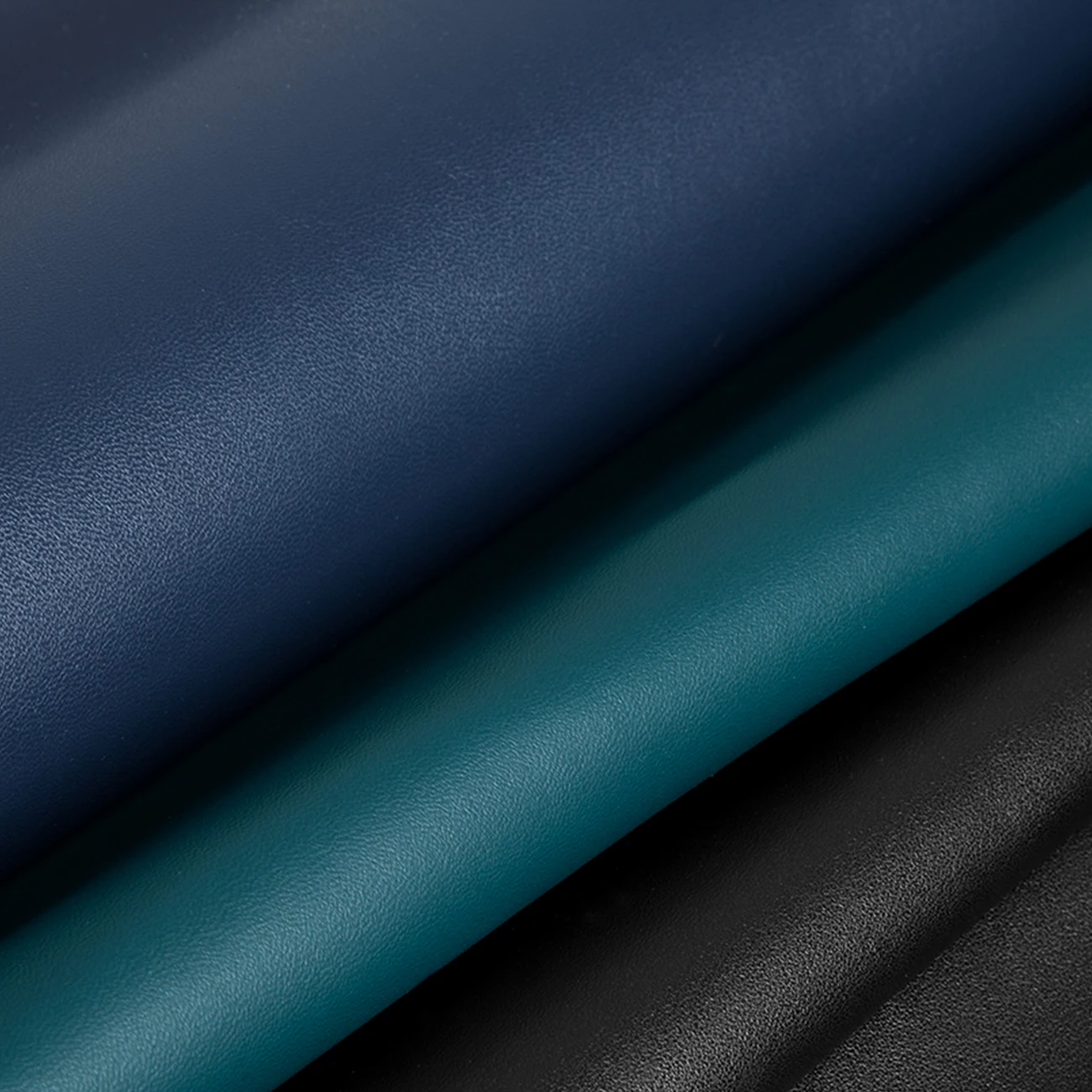 Mbështjellës Nillkin CamShield Leather S për iPhone 14 Plus, me kapak kamere, e zezë