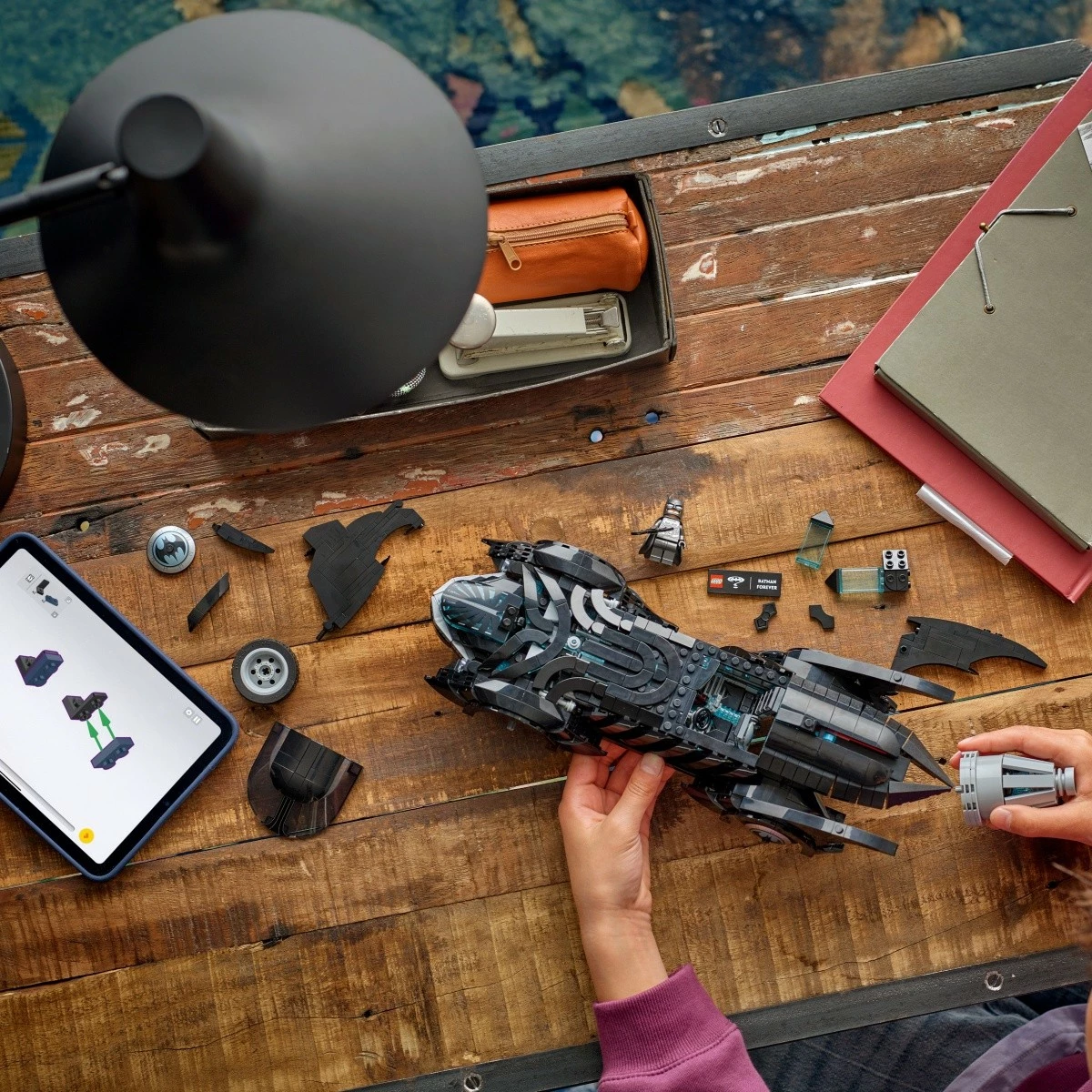 Set ndërtimi LEGO Batman Batmobile 76304, 909 pjesë, i zi