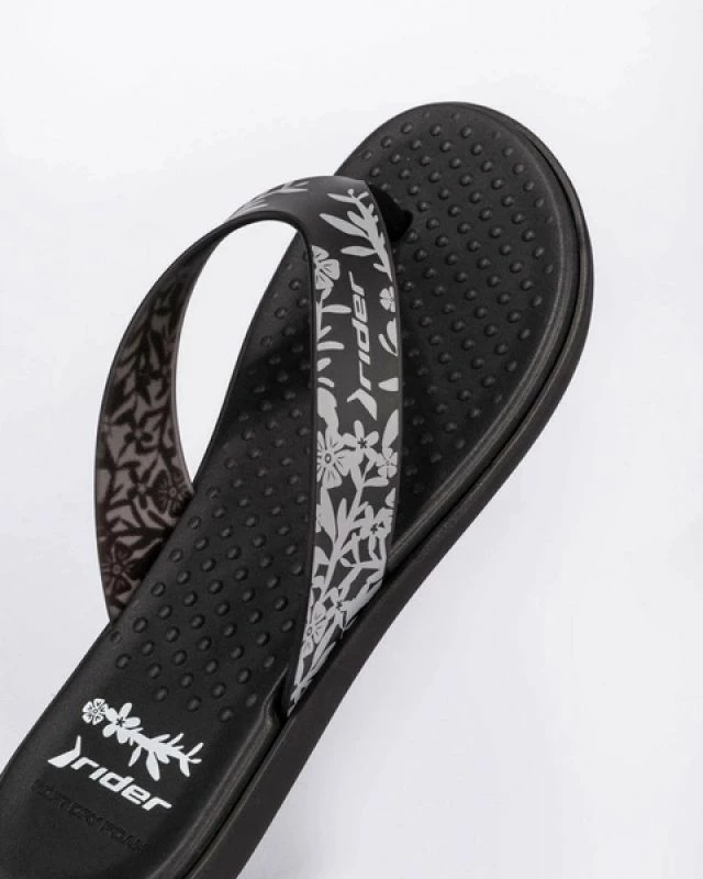 Papuqe për femra Rider, të zeza