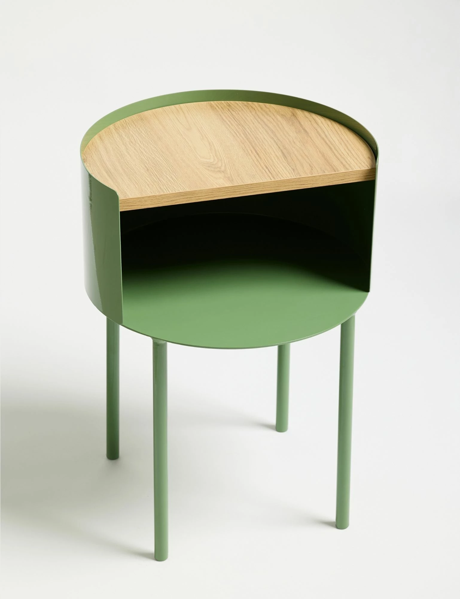 Tavolinë anësore Skye Decor, ngjyrë matcha, Espen