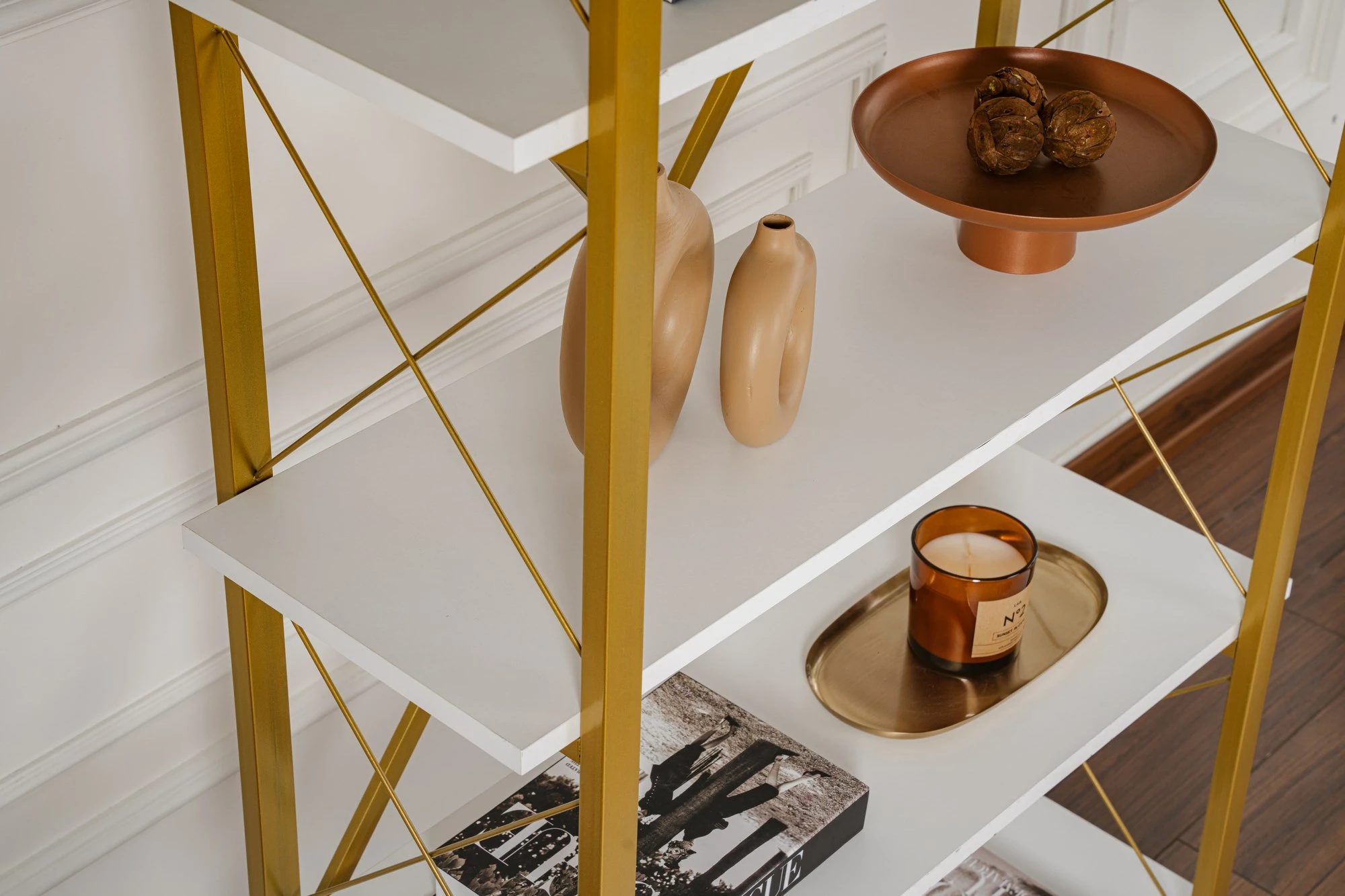 Raft librash Nordure, Elysian, i bardhë, ari