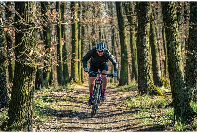 Jakne për femra Silvini, e zezë