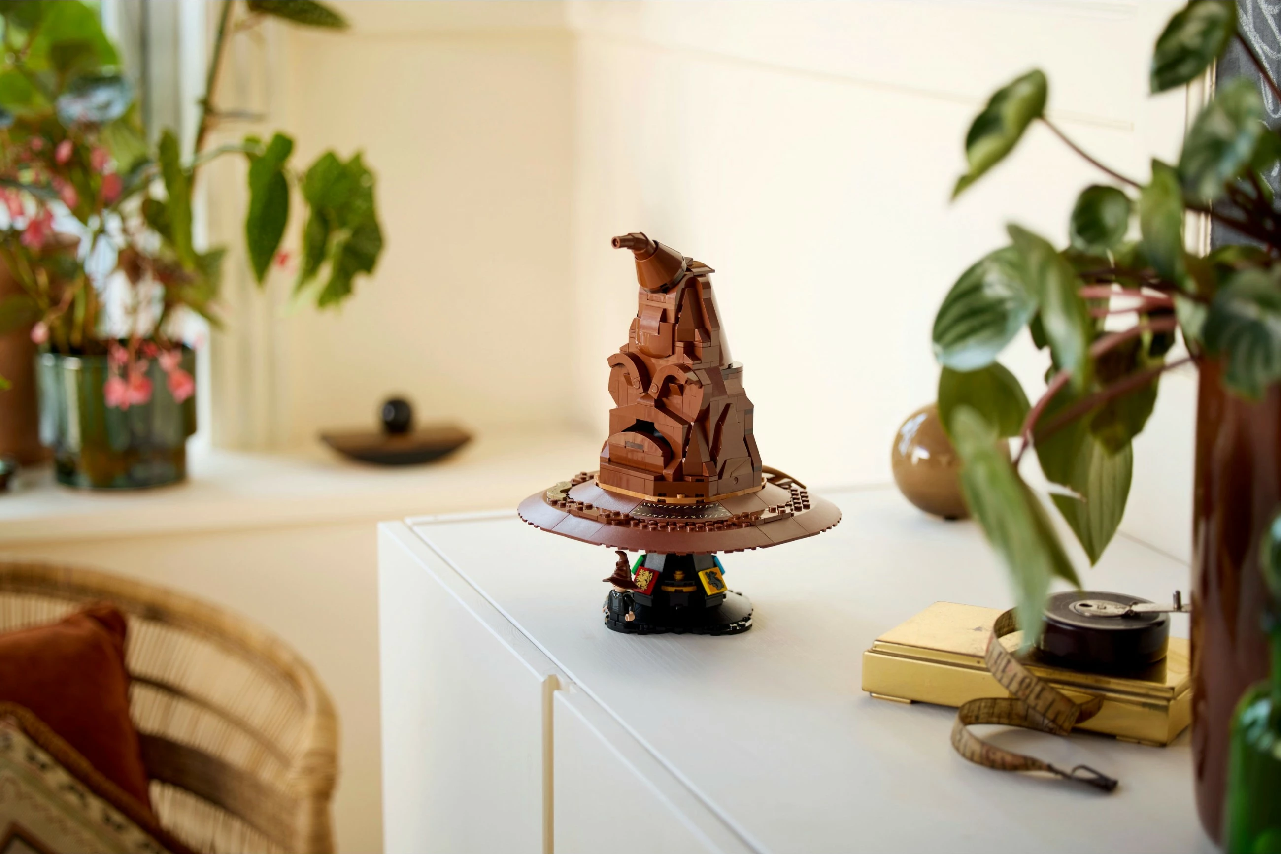 Set LEGO Talking Sorting Hat, 561 copë, plastikë, për të rritur, ngjyrë kafe